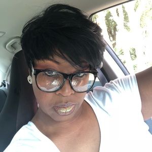 Meet your Posher, Jacqueline